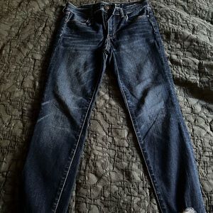 Super cute high-rise jagging like new